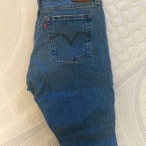 LEVI WEDGIE SIZE 31
